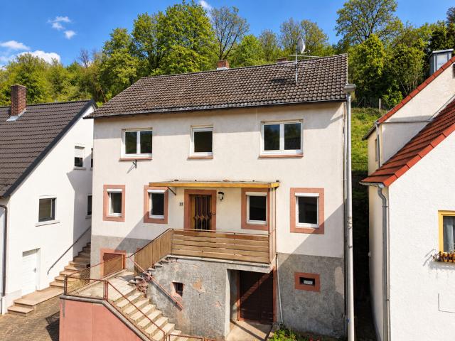 Erschwingliches Einfamilienhaus mit Garten. ideal für Handwerker!