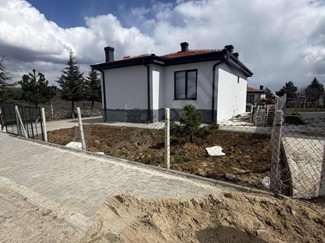 ERSEV'DEN İSKANLI BOZDAĞ'DA SATILIK KÖY EVİ