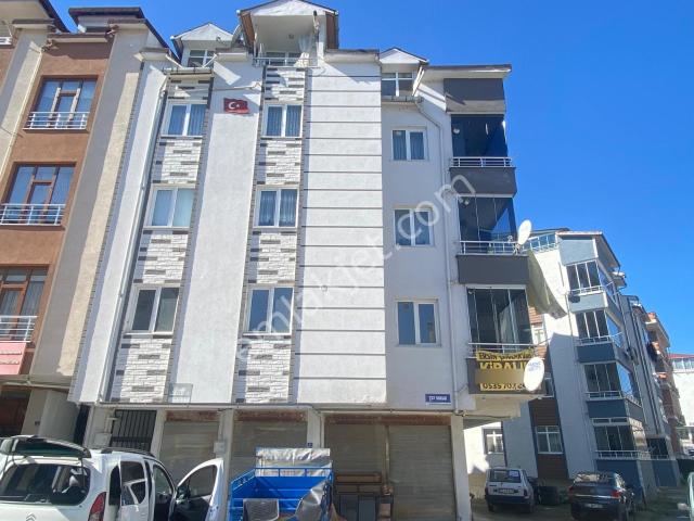 Ersin Çağlar'dan Şirinevlerde Kiralık 2+1 Daire