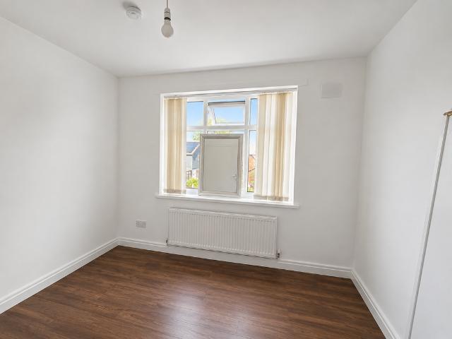 Erskine Road, Manchester M9 1 bed in a house share to rent £550 pcm £127 pw