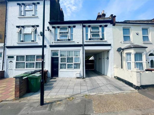 Erskine Road, Walthamstow E17 3 bed house to rent £2,200 pcm £508 pw