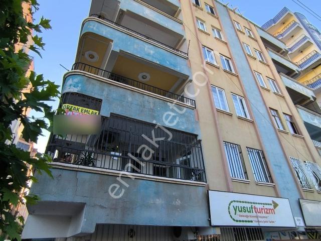 Ertuğrul Gazi Mahallesi'nde Merkezi Konumda Geniş Ve Ferah Satılk 4,5+1 Daire