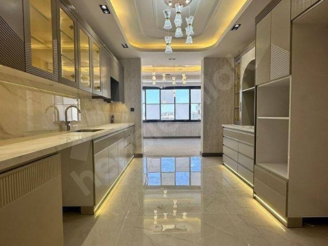 ERTUĞRULGAZİ'DE 3'5+1 VADİ MANZARALI ULTRA LÜKS SATILIK DAİRE