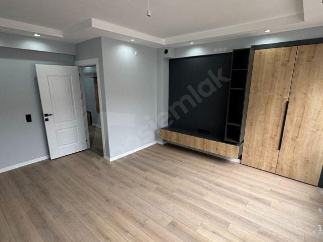 ERTUĞRULGAZİ MAH. ŞAFAK SOKAK'TA SATILIK 2+0 DAİRE