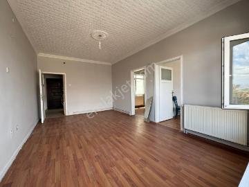 Ertuğrulgazi Mah 50. Yıl Parkı Dibi Satılık 3+1 Daire