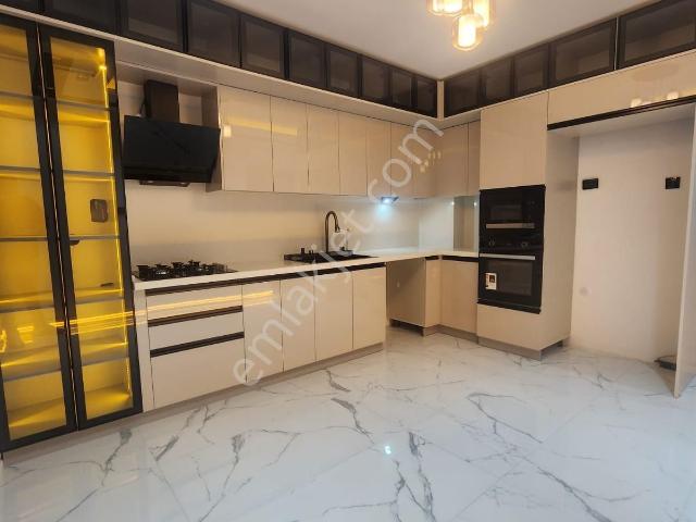 Ertuğrulgazi Mahallesi | Vega Avm Dibinde | 3+1 | 150m² | 2. Kat