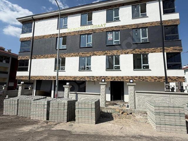 ERTAŞ CADDESİ TARİH BULVARI YAKINI SATILIK 2+0 ARAKAT DAİRE