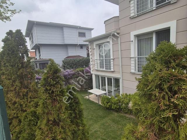 Erva'dan Yıldız 88 Sitesinde 5+2 Yapılı Köşe Villa