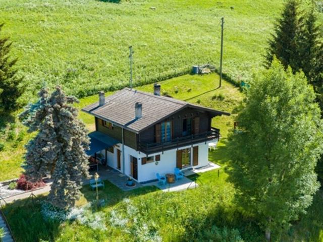 Erwerb als Zweitwohnsitz möglich – Charmantes Chalet mit außergewöhnlichem Panoramablick auf die Rhôneebene