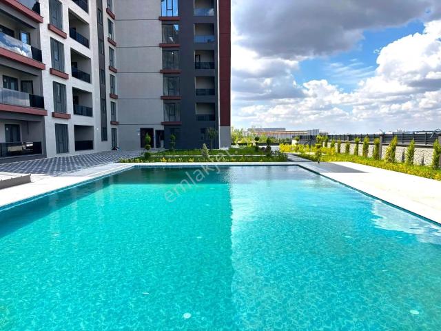 eryıldız Gayrimenkul'den Çerkezköy Center Avm Karşısı Site İçinde Fuul Eşyalı Ultra Lüks 1+1'ler