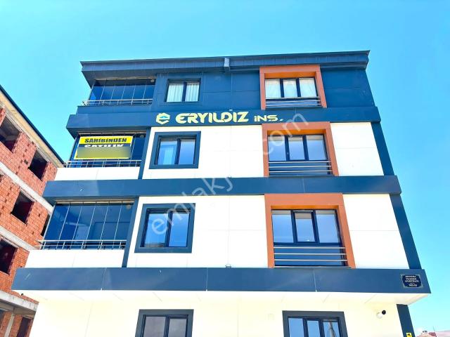 eryıldız Gayrimenkul'den*kapalı Pazar Ve Okullar Bölgesinde Kiralık Lüks 1+1 Daire