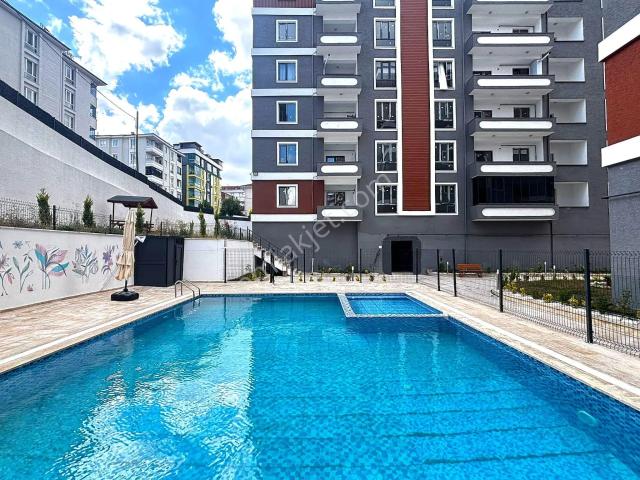 eryıldız İnşaat'tan 7/24 Güvenlikli Havuzlu Site İçinde 155m2 Ebeweyn Banyolu 3+1