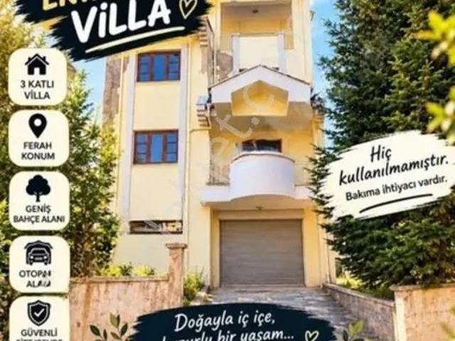 eryaman Ata Mah. Site İçin'de 5+1 Satılık Villa