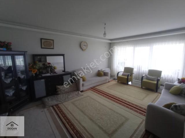 Eryaman Susuz'da 4+1 Ara Katta Harika Geniş Kiralık Sitede Daire