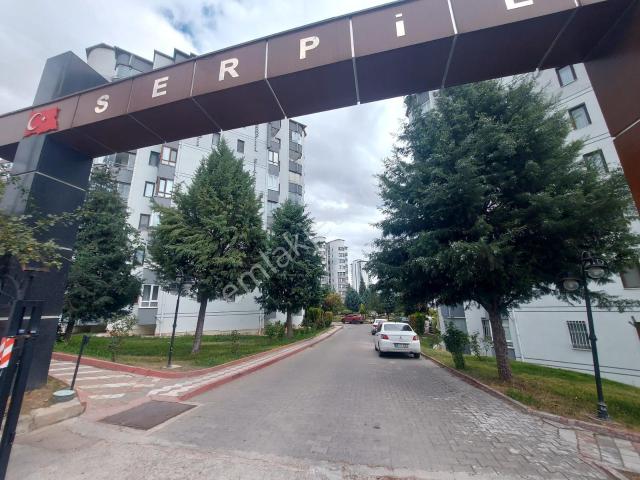 Eryaman Serpil Sitesi'nde Kiralık 3+1 Daire 117m²