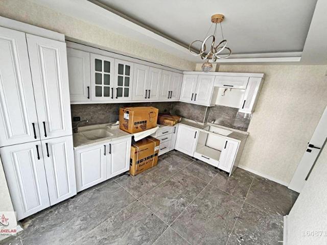 ERYILDIZLAR'DAN SIFIR BİNADA ÖN CEPHE GENİŞ MASRAFSIZ ANA CADDEDE 3+1 SATILIK DAİRE