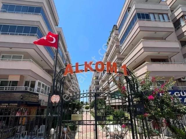 Ewax Property'den Mahmutlarda Denize Sıfır Deniz Manzaralı Daire