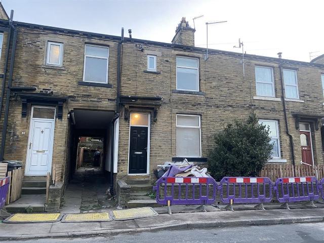 Ewart Street, Great Horton, Bradford BD7, 2 bed end terrace house to rent, £750 pcm | PrimeLocation