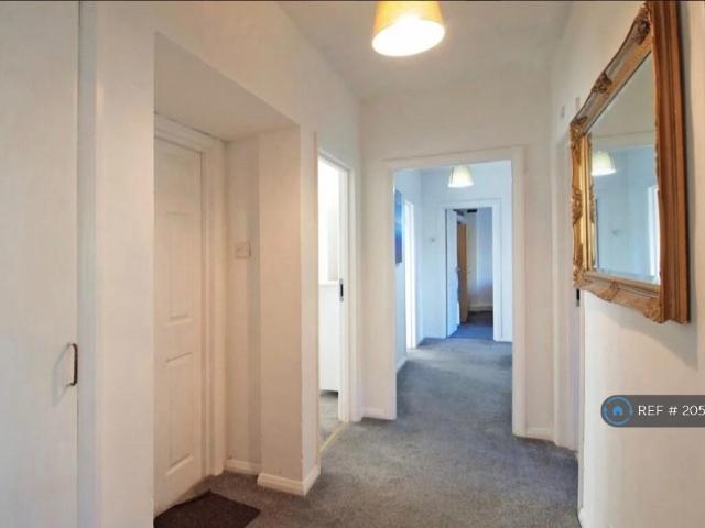 Ewell High Street, Ewell, KT17 1 bed in a flat share to rent £750 pcm £173 pw