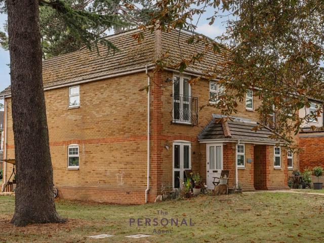 Ewell Park Way, Epsom KT17, 2 bed flat to rent, £1,600 pcm | PrimeLocation