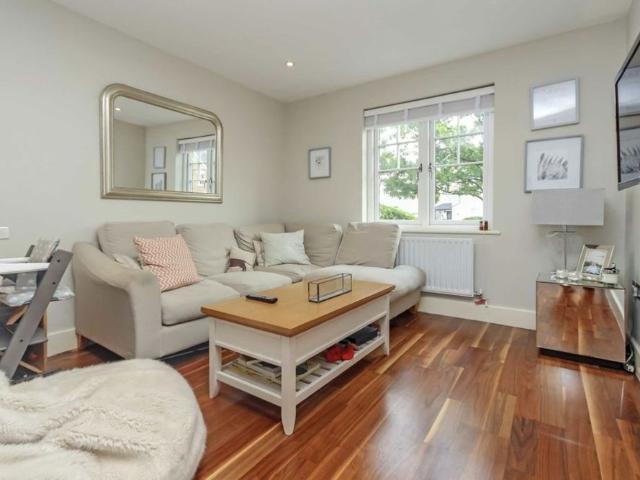 Ewell Road, KT6, London