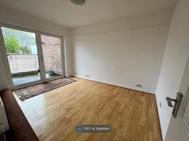 Ewell Road, Surbiton KT6, 4 bed flat to rent, £3,000 pcm | PrimeLocation