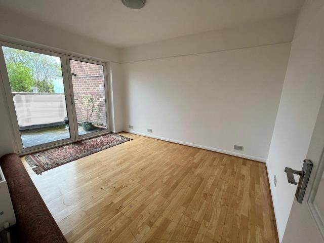 Ewell Road, Surbiton KT6, 4 bed flat to rent, £2,695 pcm | PrimeLocation