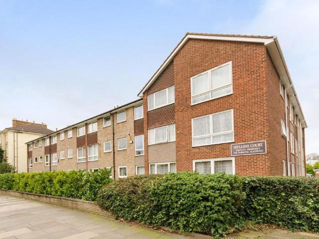 Ewell Road, Surbiton, KT6 2 bed flat to rent £1,950 pcm £450 pw