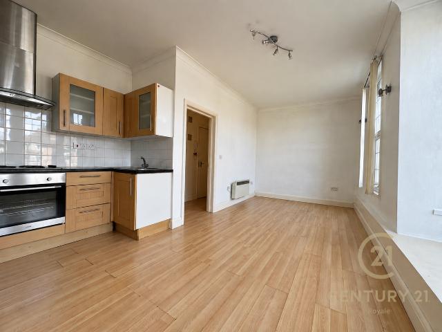 Ewell Road, Surbiton KT6, Studio to rent, £1,400 pcm | PrimeLocation
