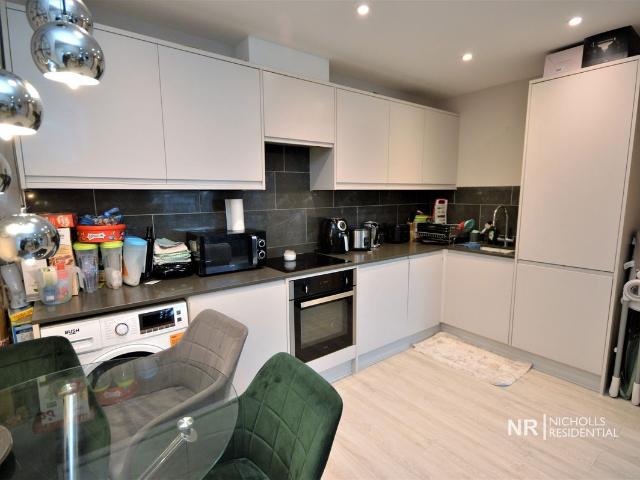 Ewell Road, Surbiton, Surrey. KT6, 2 bed flat to rent, £1,750 pcm | PrimeLocation