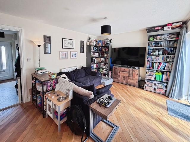 Ewins Close, Ash, Aldershot, Surrey, GU12