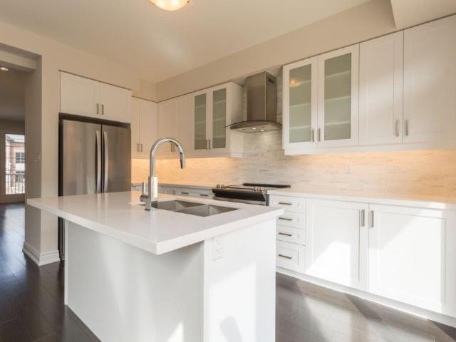 Etobicoke Toronto Townhouse Rental on Thomas Fisher Drive – Spectacular 4 Bedroom, 4 Bath with 2 Balconies and Gorgeous Interior Design