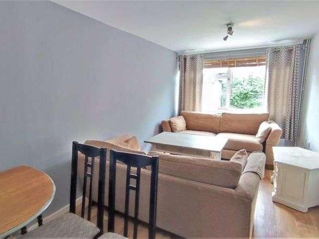 Eton Place, Farnham, GU9