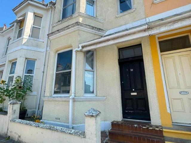 Eton Place, Plymouth PL1 4 bed house to rent £2,357 pcm £544 pw