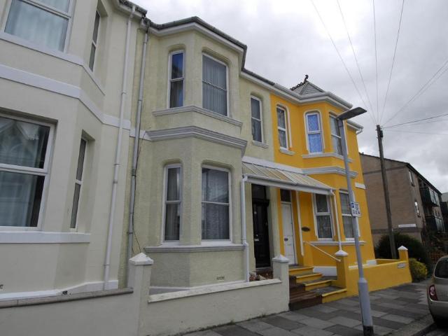 Eton Place, Plymouth PL1 4 bed house to rent £2,357 pcm £544 pw
