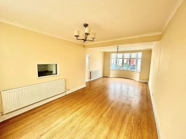 Eton Road, Ilford IG1, Property for rent