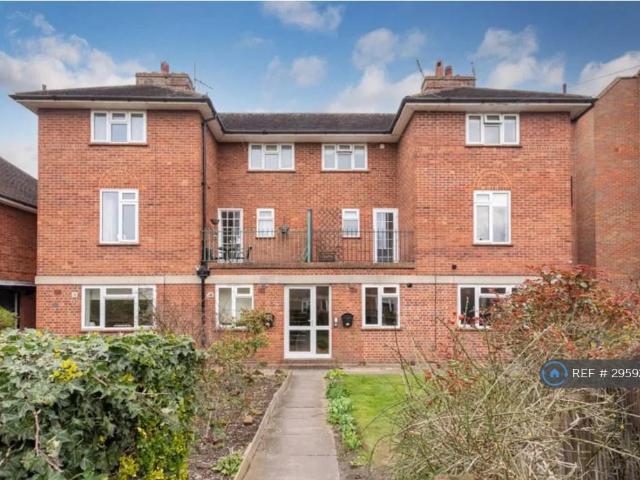 Eton Square, Eton, Windsor, SL4 2 bed maisonette to rent £1,750 pcm £404 pw
