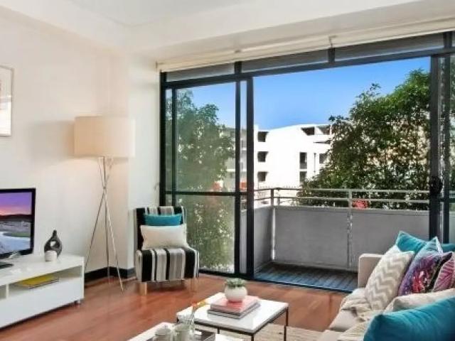“ETAGE” ONE BEDROOM APARTMENT WITH CAR SPACE