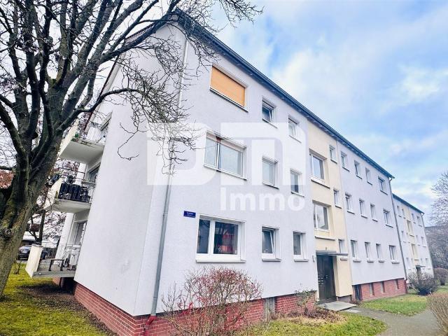 R eserviert! Etagenwohnung mit Balkon, Kellerraum und Garage