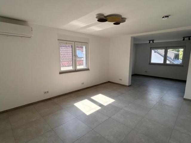 Schöne 4 Zimmerwohnung mit großer Terrasse und tollem Blick in Fürth!
