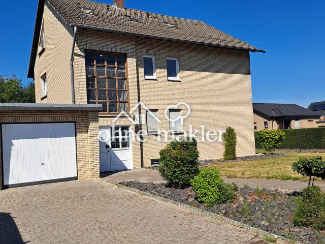 Etagenwohnung 1.OG im 3 Familienhaus mit Panoramabalkon