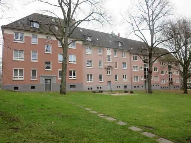 Etagenwohnung: 2 Zimmer Am Alfredspark13 in Essen Vivawest GmbH