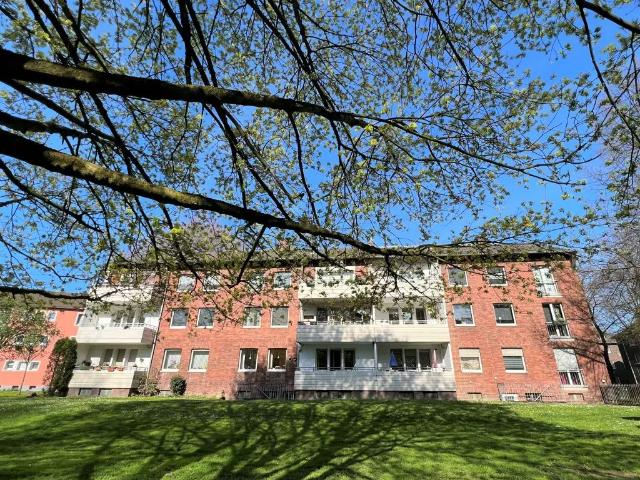 Etagenwohnung: 4 Zimmer Ahrstraße18 in Duisburg Vivawest GmbH