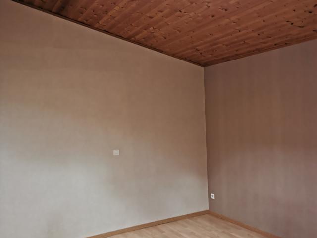 ETALANS Appartement Duplex 6 pièces avec cour privative