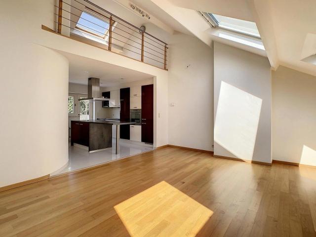Etangs d'Ixelles: 2 bedroom apartment + office + 2 terraces