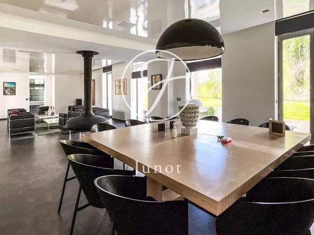 ETH Château à vendre 16 pièces 1200m² 4 chambres Pisci
