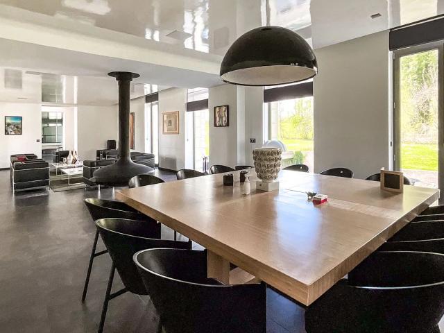 ETH Château à vendre 16 pièces 1200m² 4 chambres Piscine Garage Parking Parc