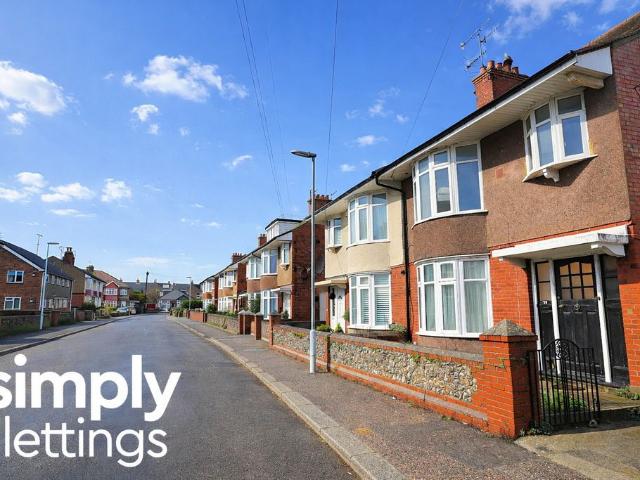 Ethelred Road, Worthing BN14, 2 bed flat to rent, £1,300 pcm | PrimeLocation