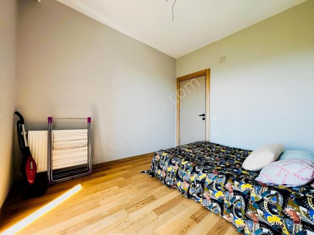 Ethereal'den Çeşmeli'de Site İçi Havuzlu Açık Otoparklı 1+1daire