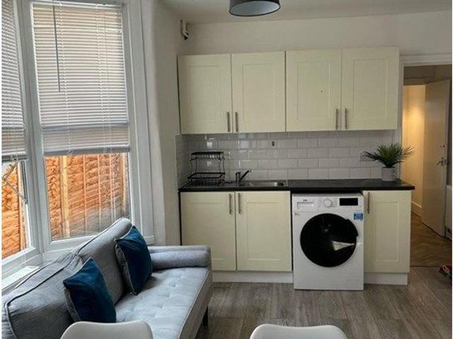 Ethnard Road, London SE15, 4 bed semi detached house to rent, £4,073 pcm | PrimeLocation